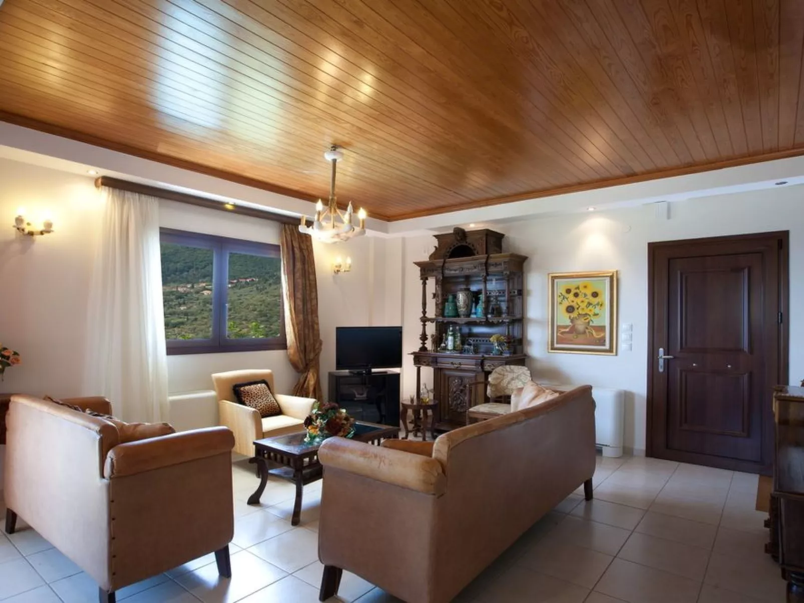 Luxuriöse Villa mit Infinity-Pool und Panoramablick - Binnen