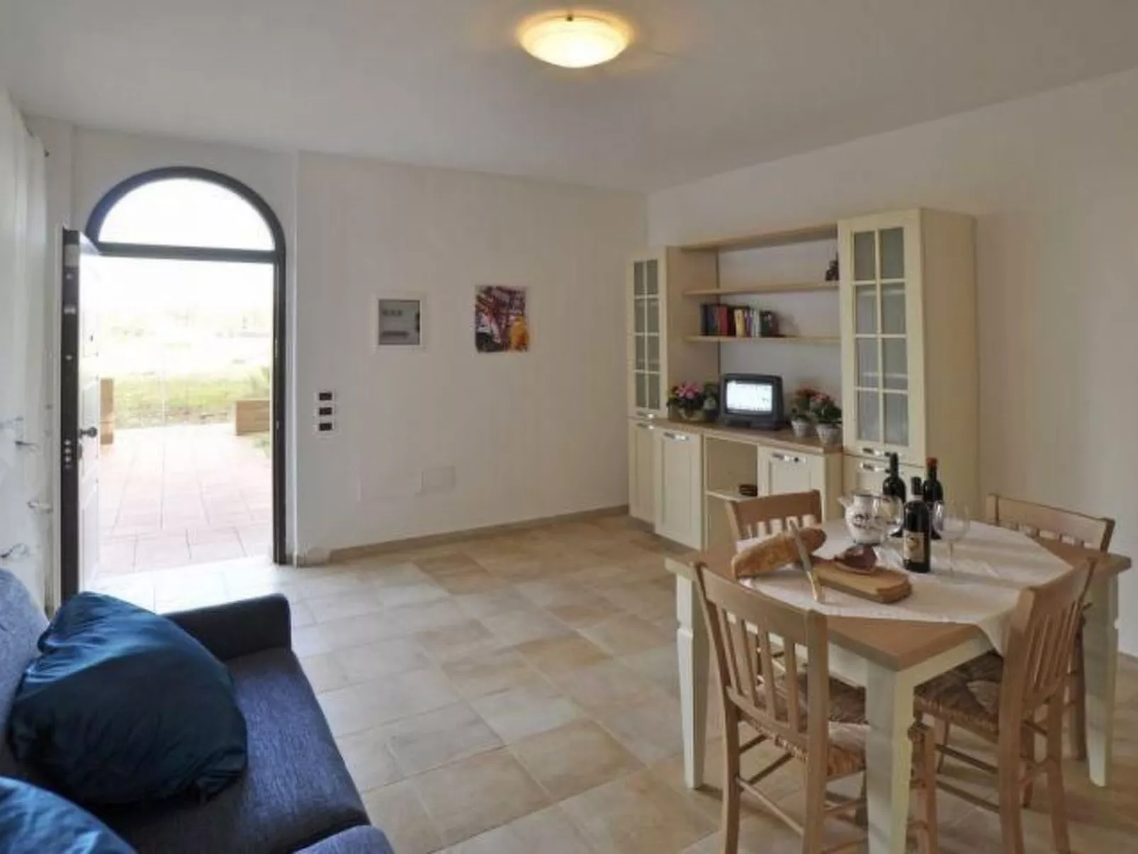 Unterkunft am Strand, Schwimmbad, AC, private Terrasse - Binnen