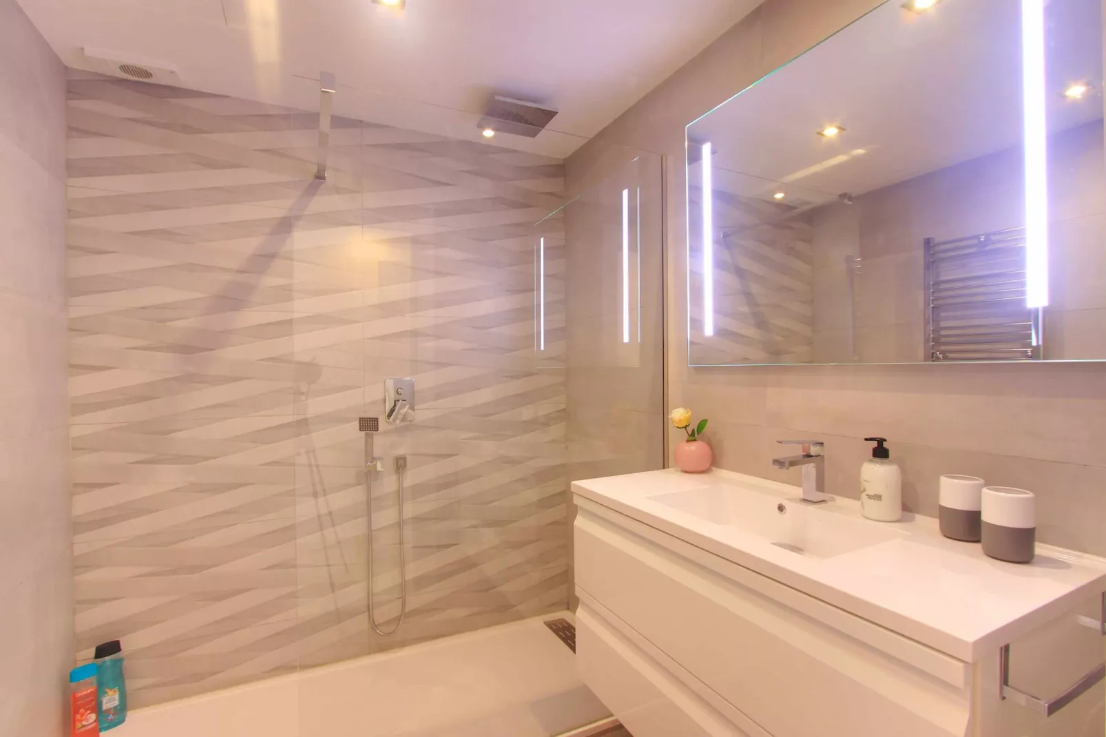 MODERN BEACH PENTHOUSE - Badkamer