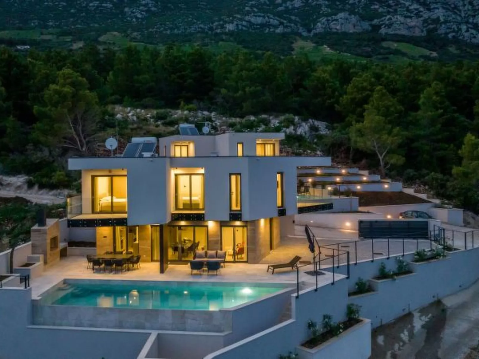 Beachfront villa Mare with seaview and pool - Binnen