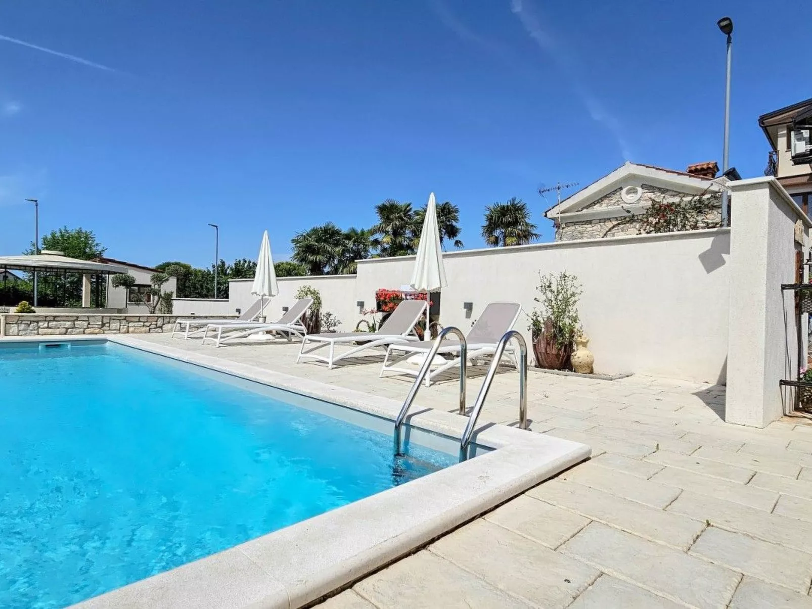 Für 2 Personen ca. 30 m&sup2; in Novigrad, Adriaküste Kroatien (Westküste von I - Buiten