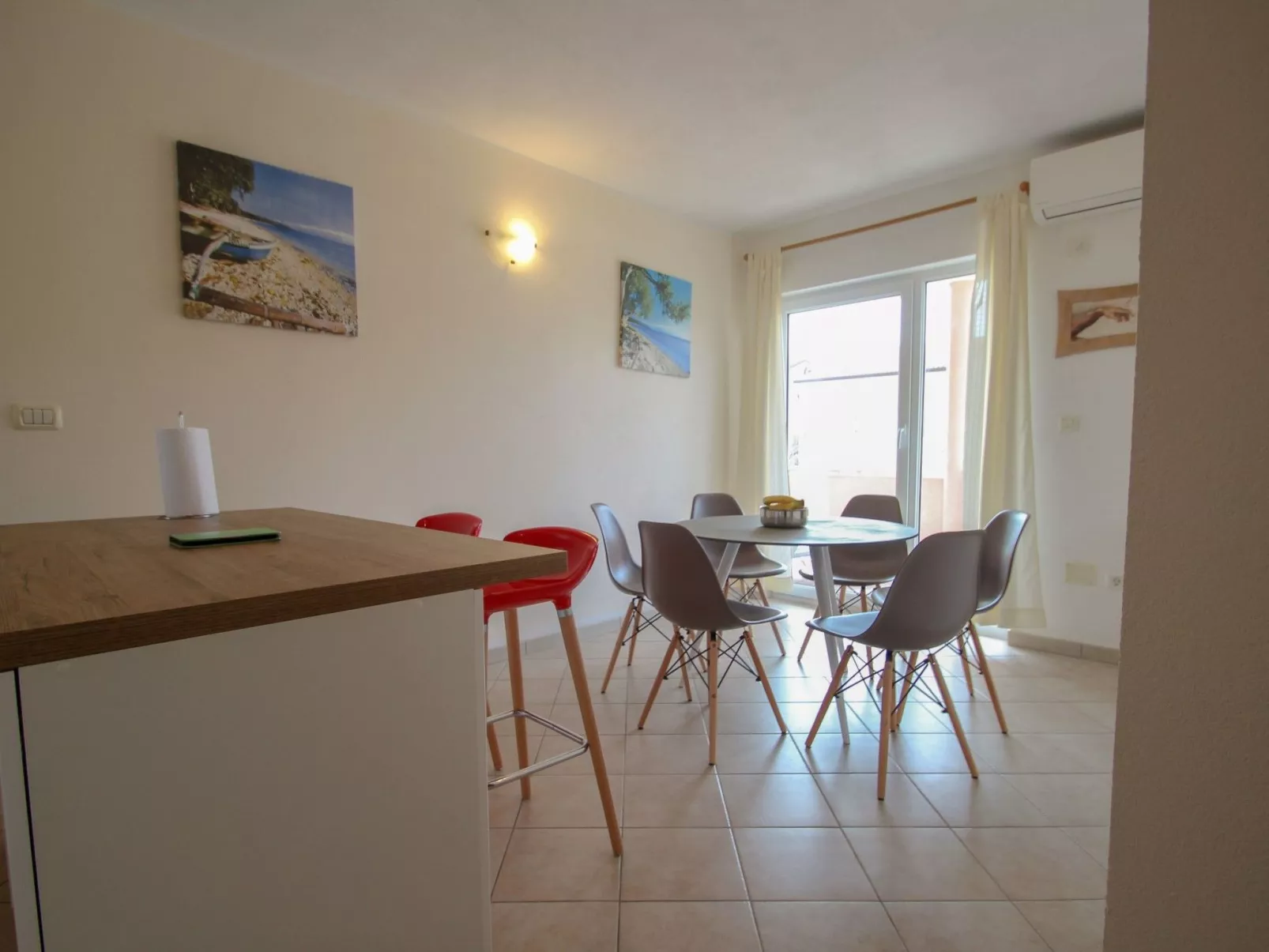 Mit Terrasse für 4 Personen - Binnen