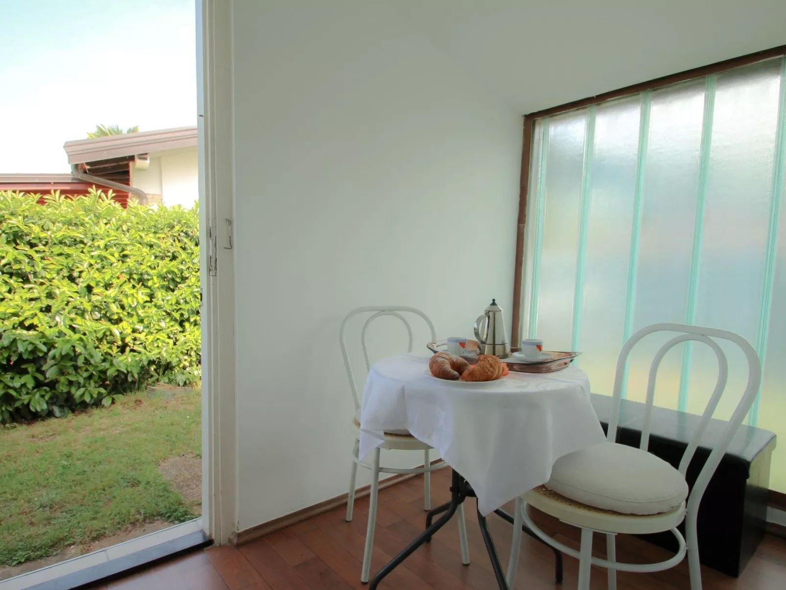 "Karpinjan" direkt am Strand - Binnen