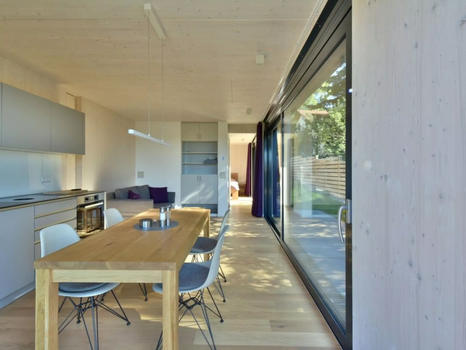 Tinyhaus Adam - Binnen