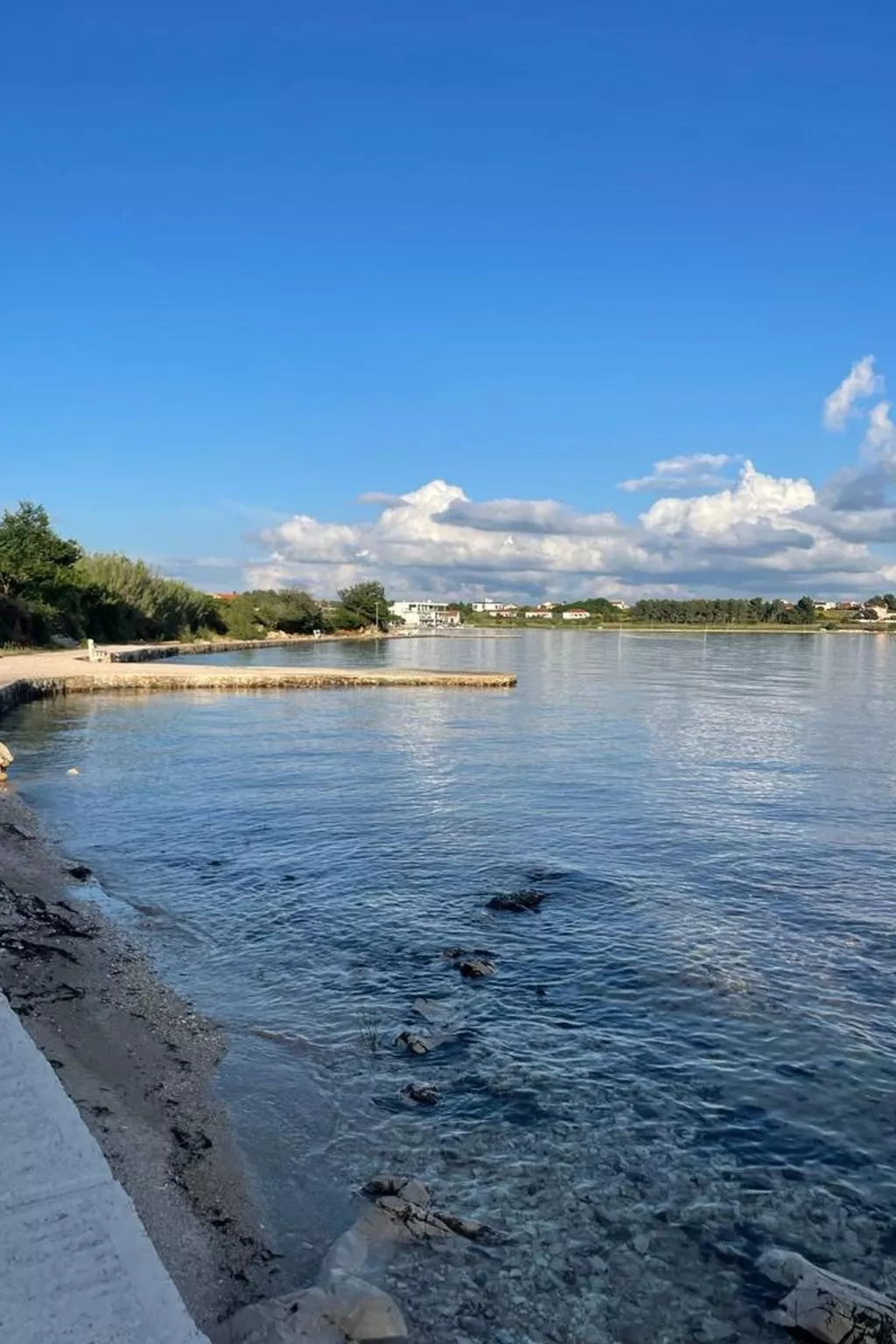 Zimmer "Graues Zimmer" mit privatem Balkon - Buiten