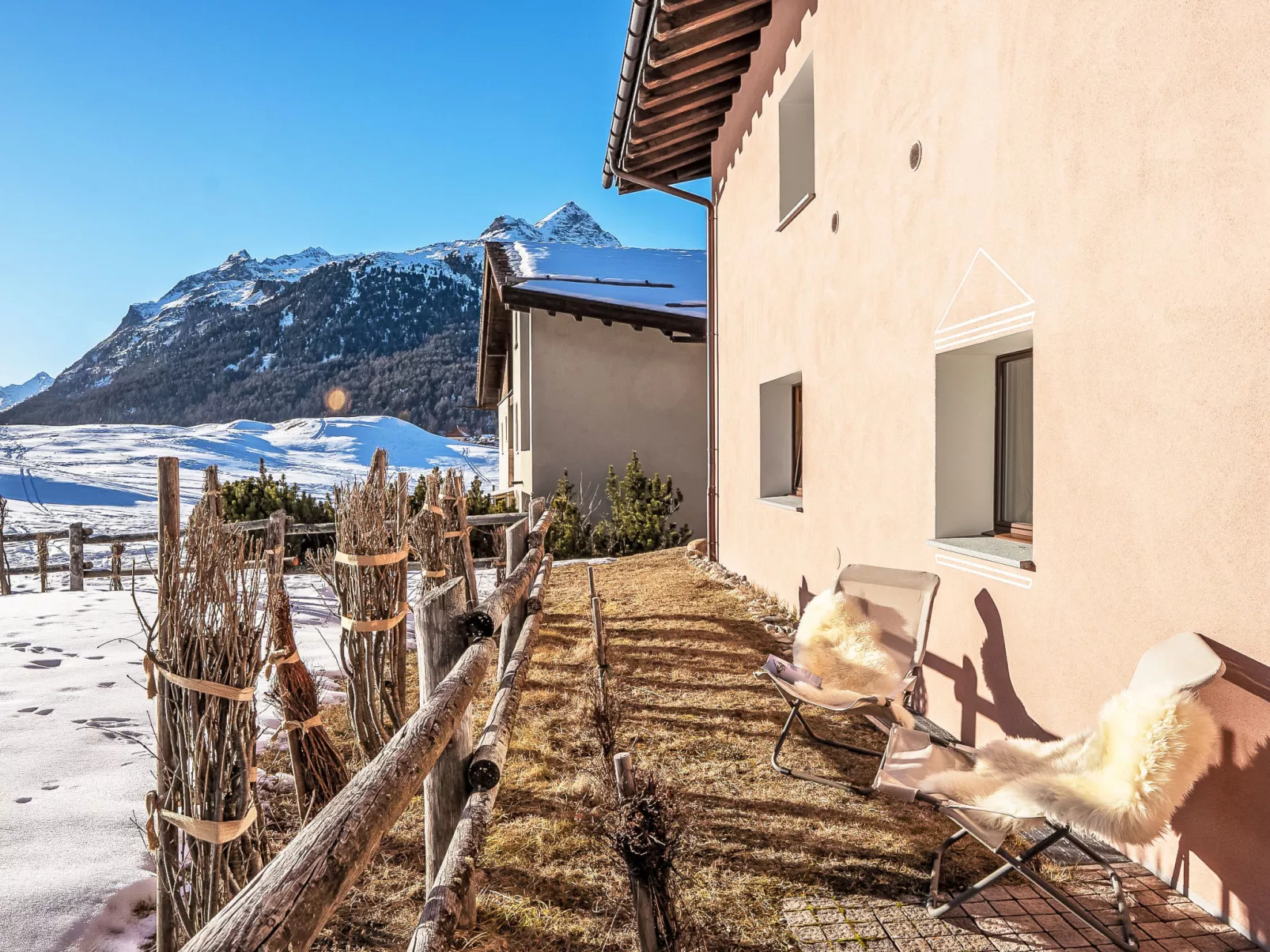 Chesa Saira 2 - Buiten