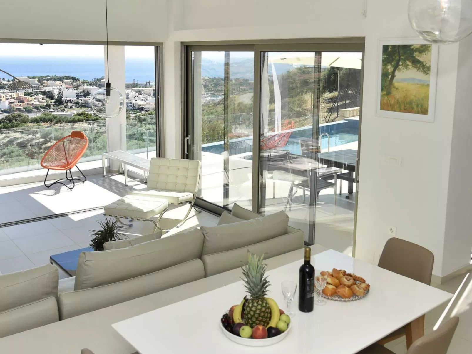 "Villa Kallia" mit Infinity-Pool - Binnen