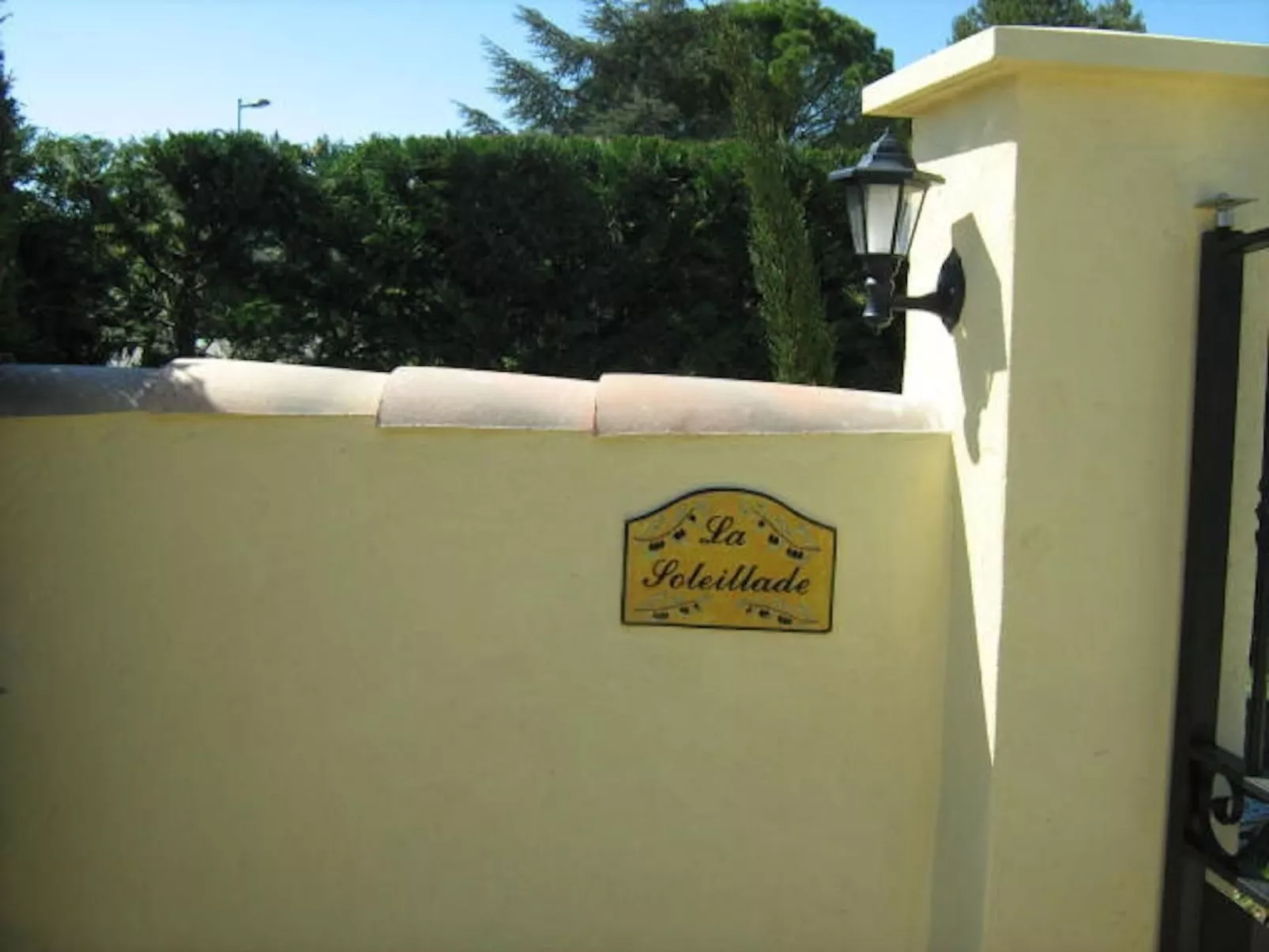 La Soleillade apt mit exklusiver Nutzung des großen Pools - Buiten