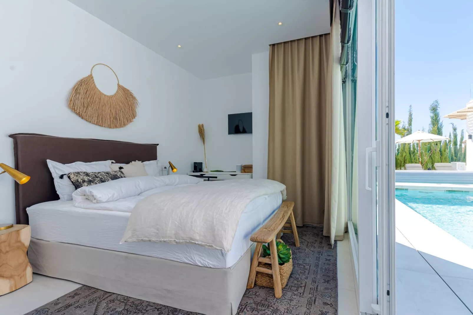 Unique & Luxurious Villa with Heated Pool! - Slaapkamer