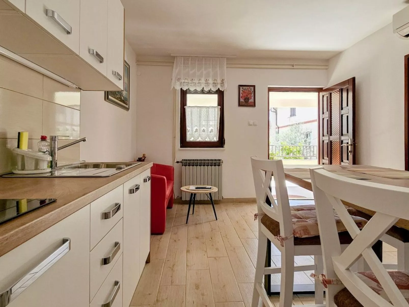 "Maja 3" mit Terrasse - Binnen