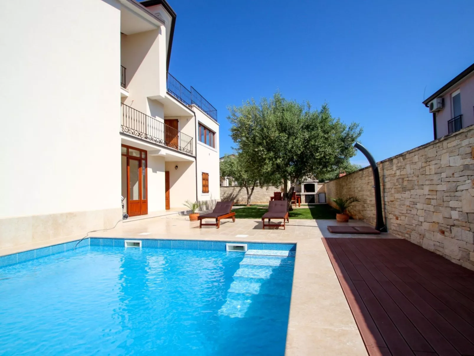 Für 4 Personen ca. 50 m&sup2; in Bužinija, Adriaküste Kroatien (Westküste von I - Buiten