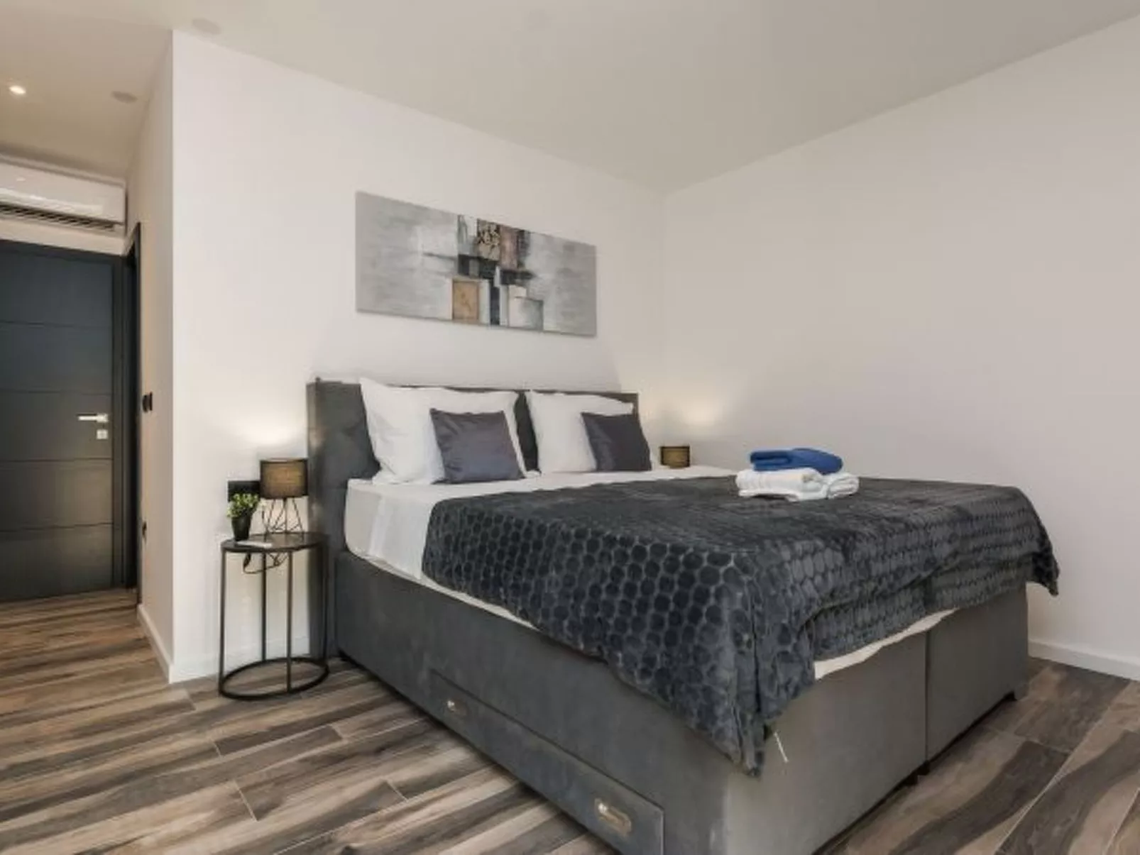 Beautiful villa Lara in Vrana with pool - Image-tags.info