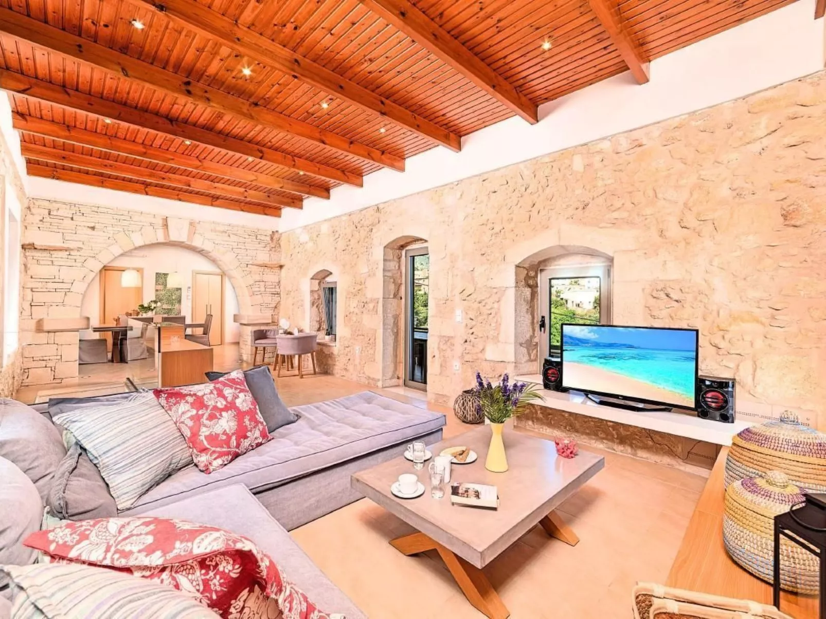 "Acrothea Villa Beheizter Pool" - Binnen