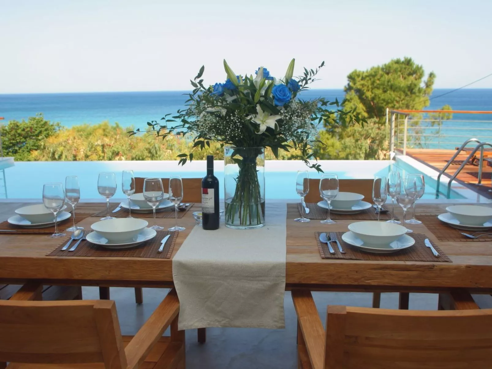 "Capro" mit Infinity-Pool - Binnen