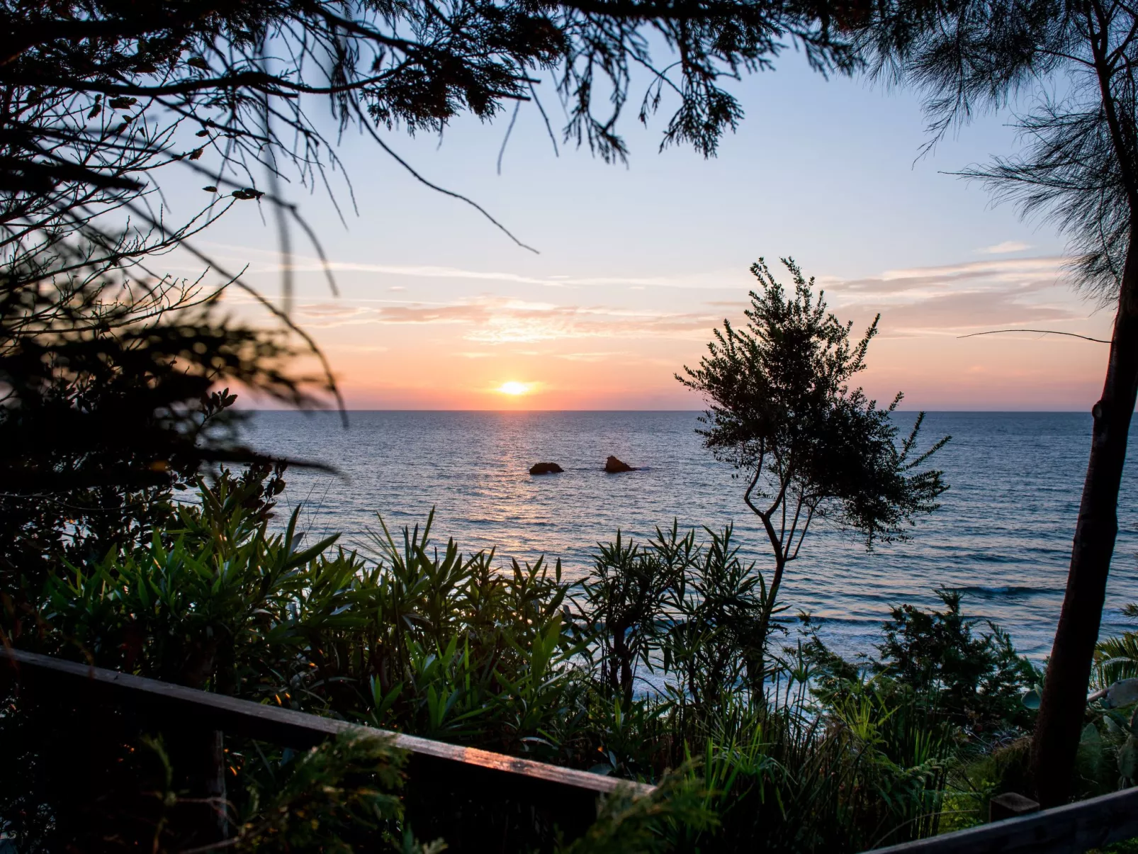 Idyllisch gelegene und luxuriöse Villa mit Veranda und Pavillon - Image-tags.info