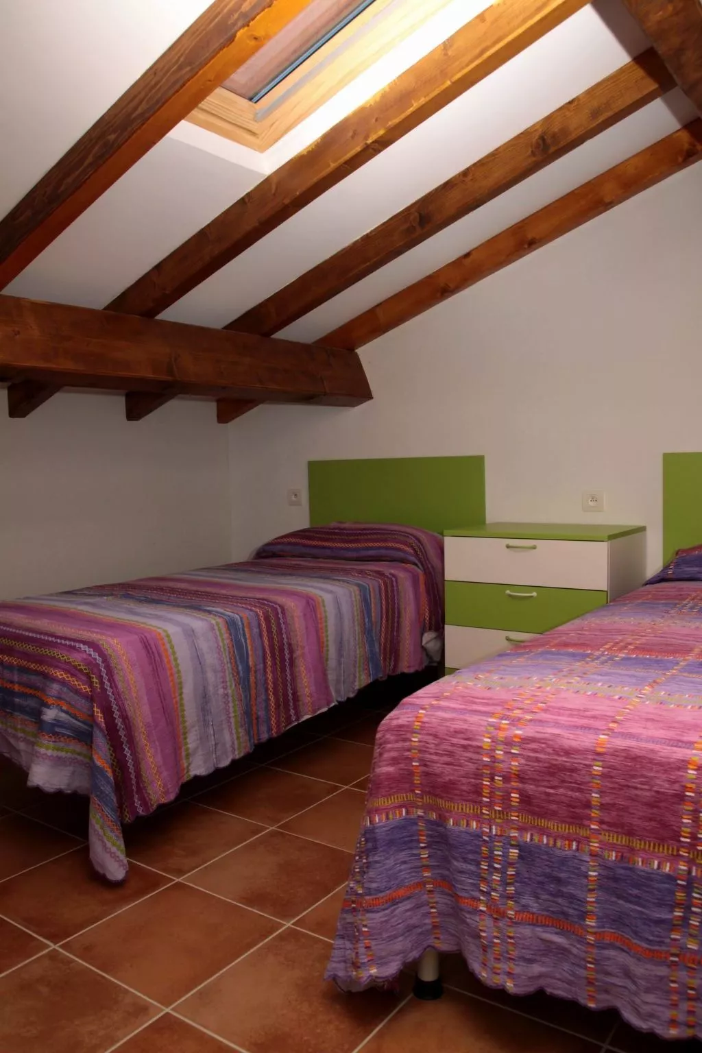 Unterkunft mit Terrasse, AC, Gemeinschaftspool - Image-tags.info