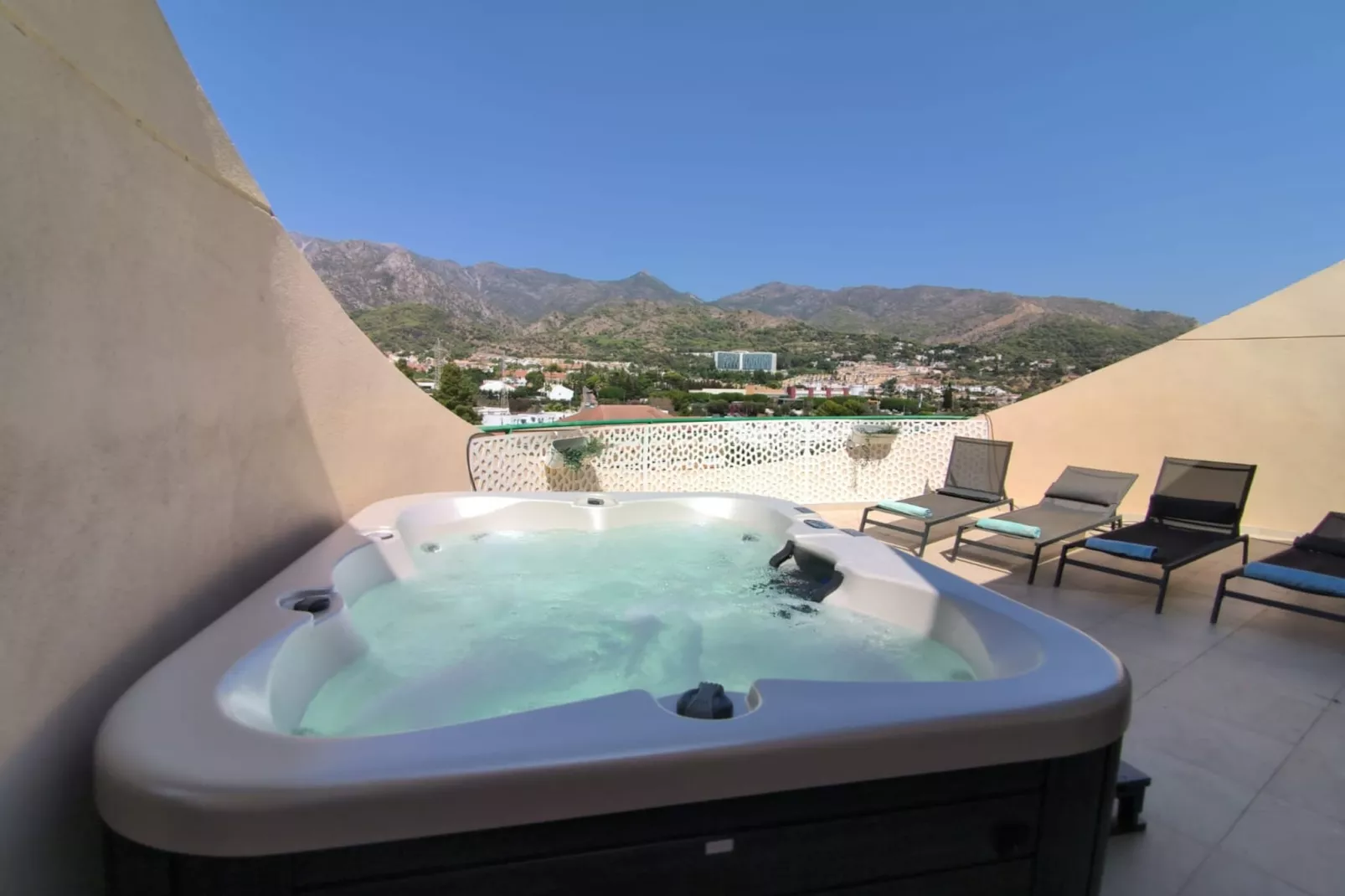 Penthouse in City Centre Marbella with Jacuzzi* - Faciliteiten