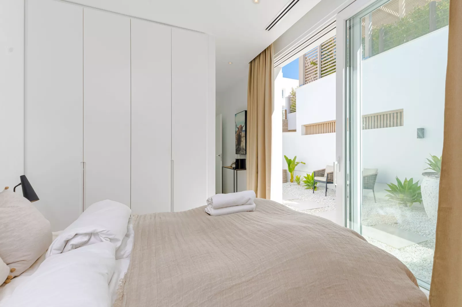 Unique & Luxurious Villa with Heated Pool! - Slaapkamer