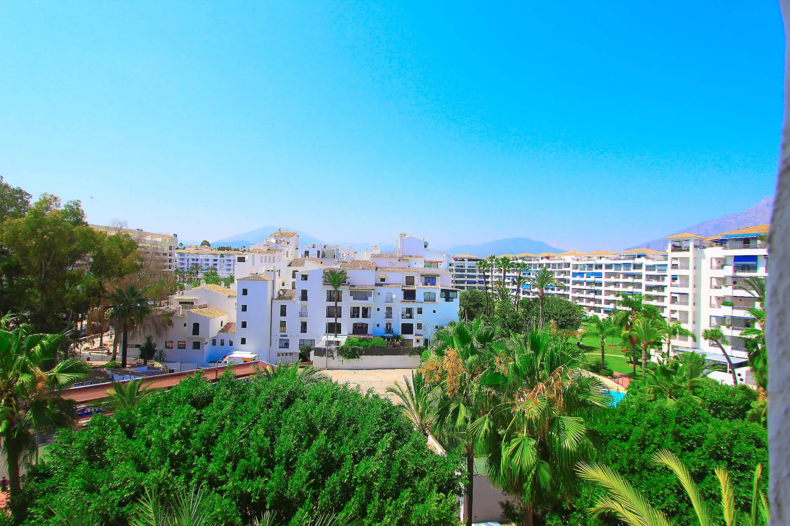 1079 - FRONTLINE PUERTO BANUS APARTMENT - Gebieden zomer 20km