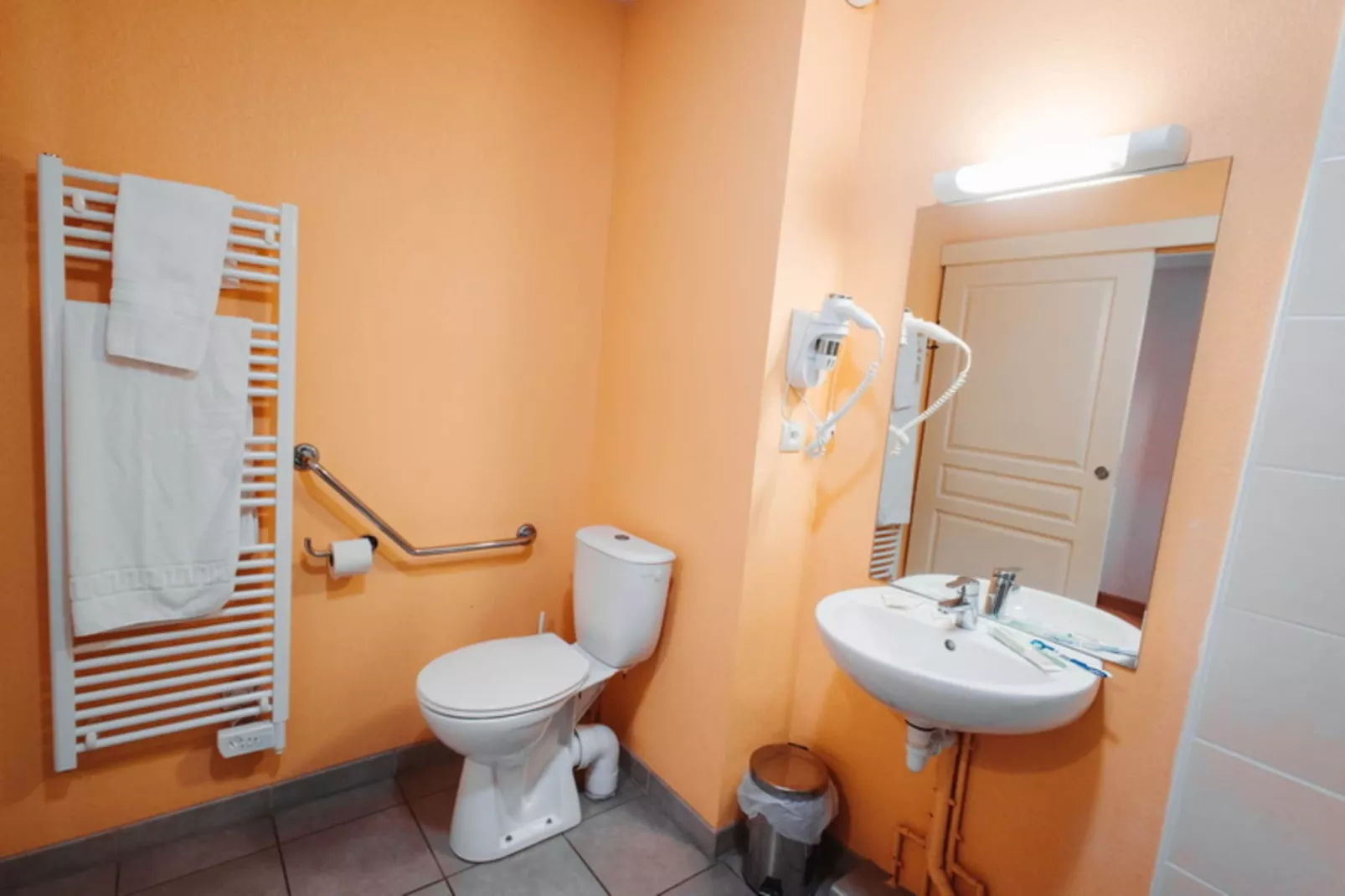 Le Domaine de la Vallée d'Ax - Badkamer