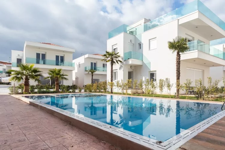 Acrotel Porto Brava Luxury Villas Ormos Panagias 4 bedroom villa 2 - 8 pax - Zwembad