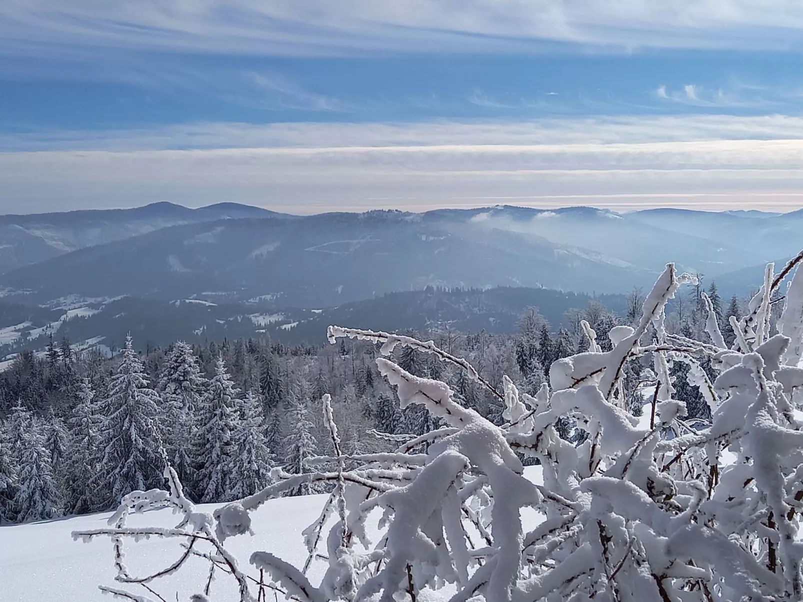 In den Bergen, Villa mit Panoramaterrasse - Image-tags.info