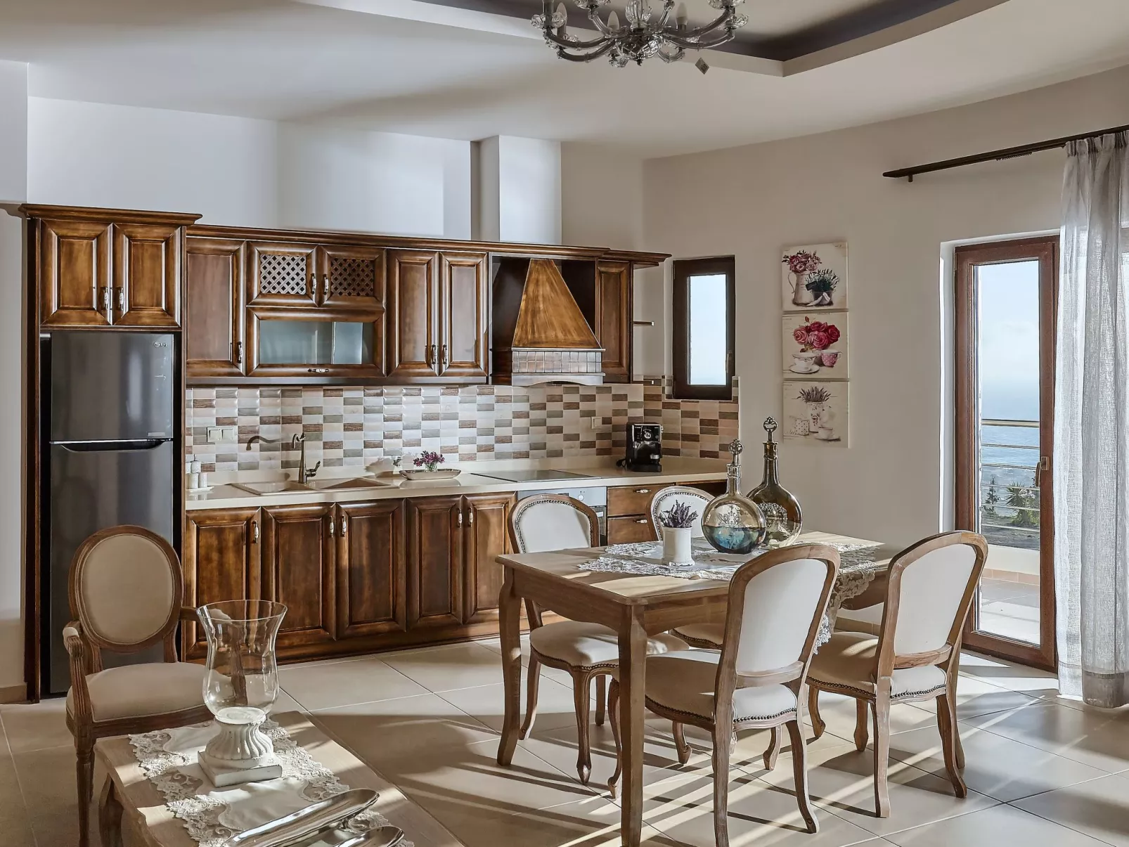 Orelia Cretan - Binnen