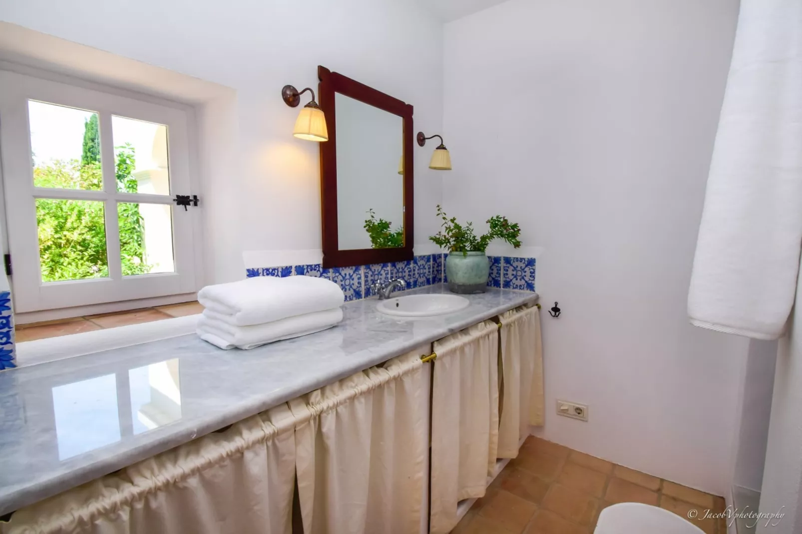 A Real Oasis in  Colonial style - Badkamer