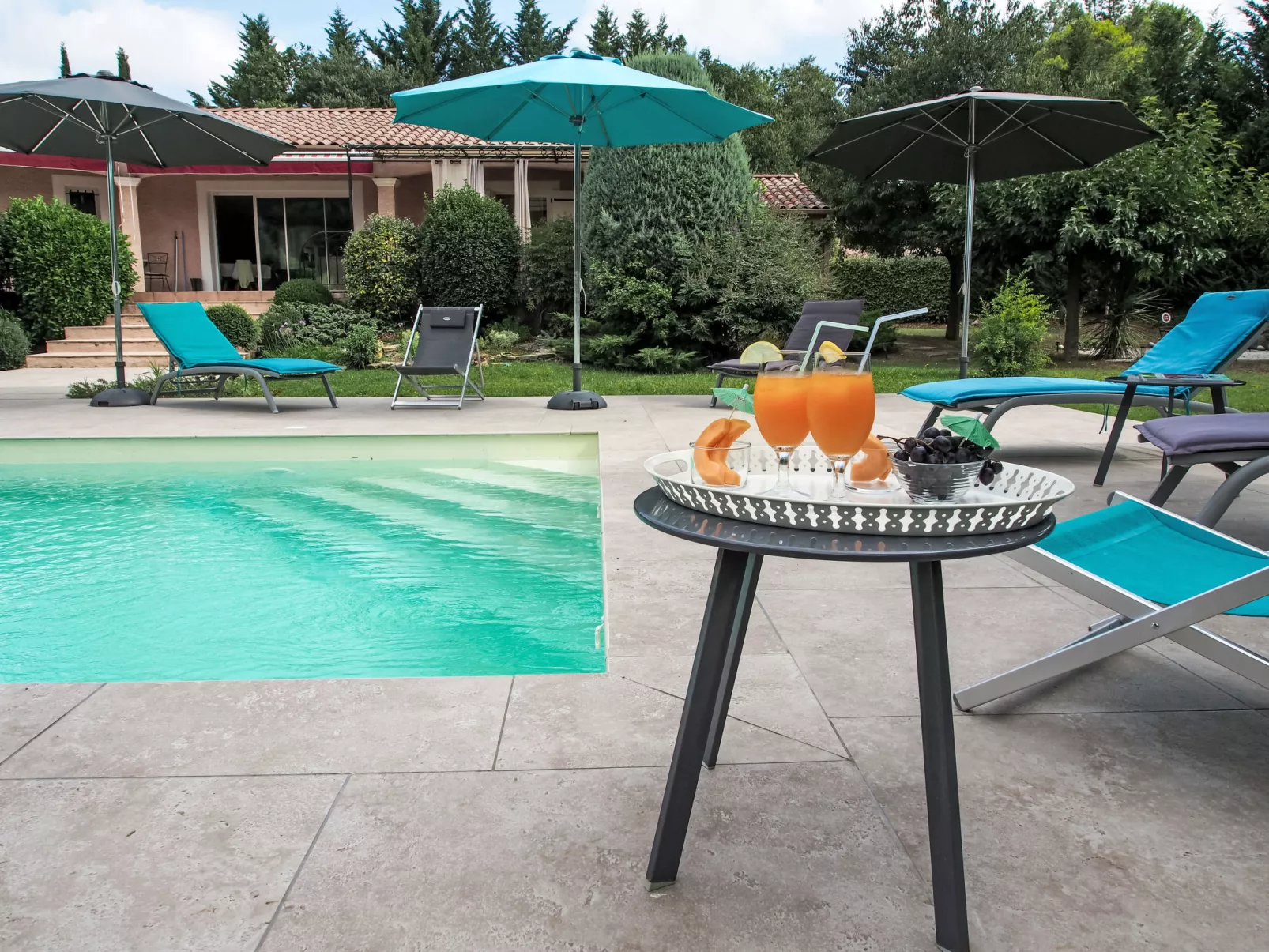 Urlaub im Süden zwischen Meer und Bergen - Buiten