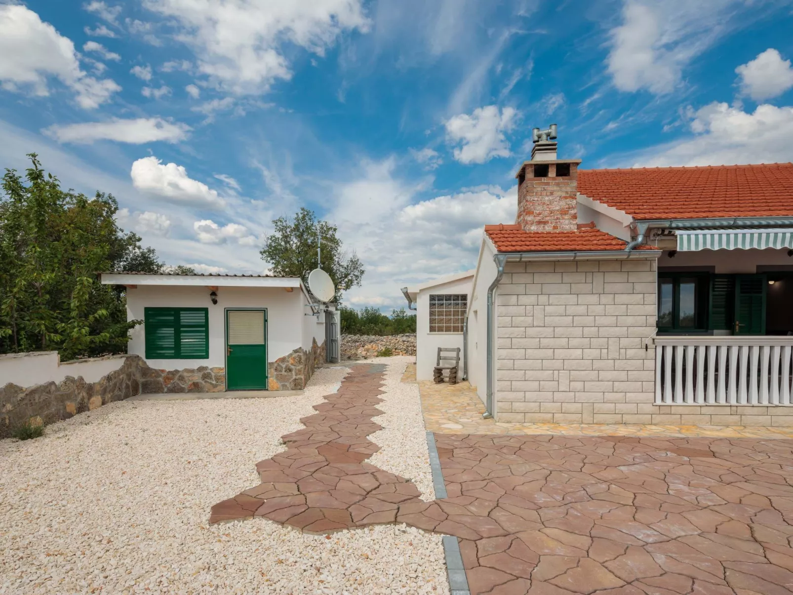 Villa Mystic Woods mit Pool - Buiten