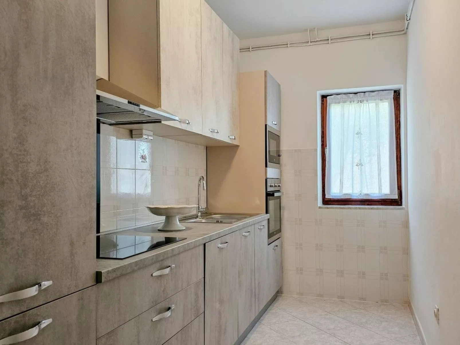 Strandnahes Ferienappartement Pjerina - Binnen