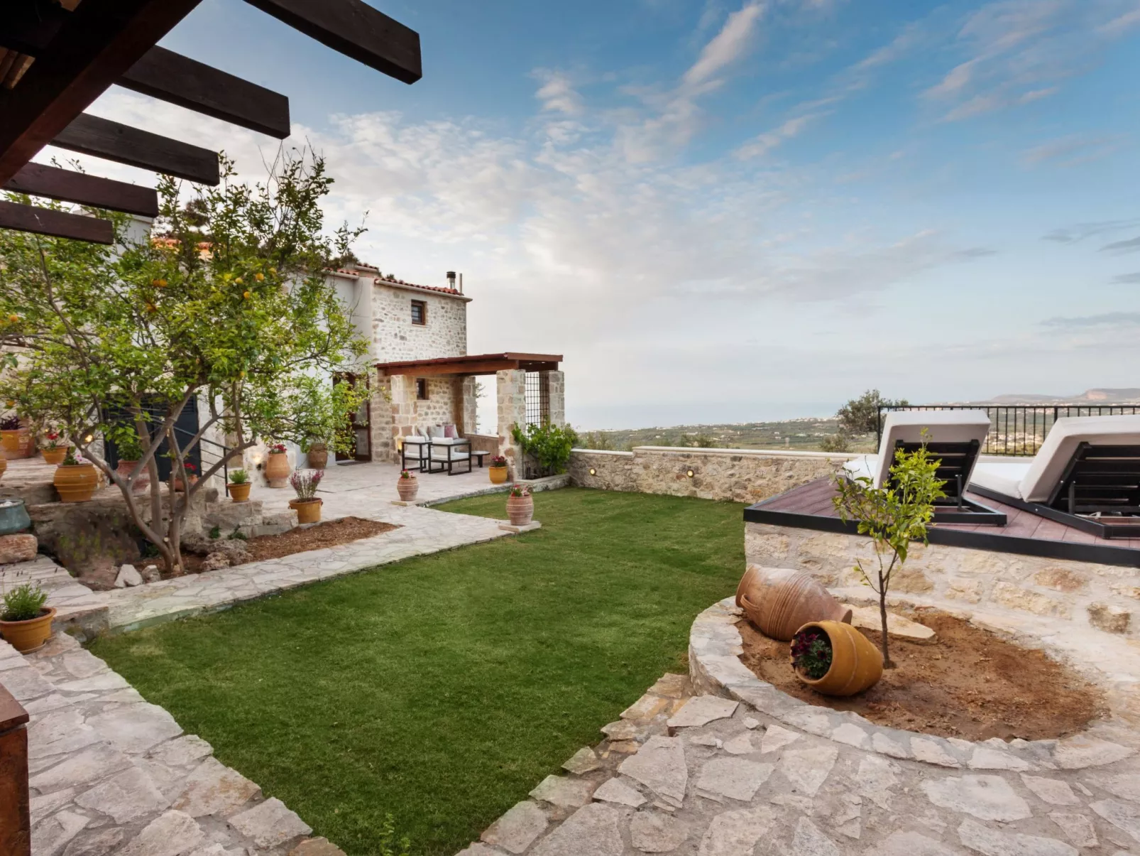 Ali Vafi's Villa - Beheizter Jacuzzi und Innenpool - Buiten