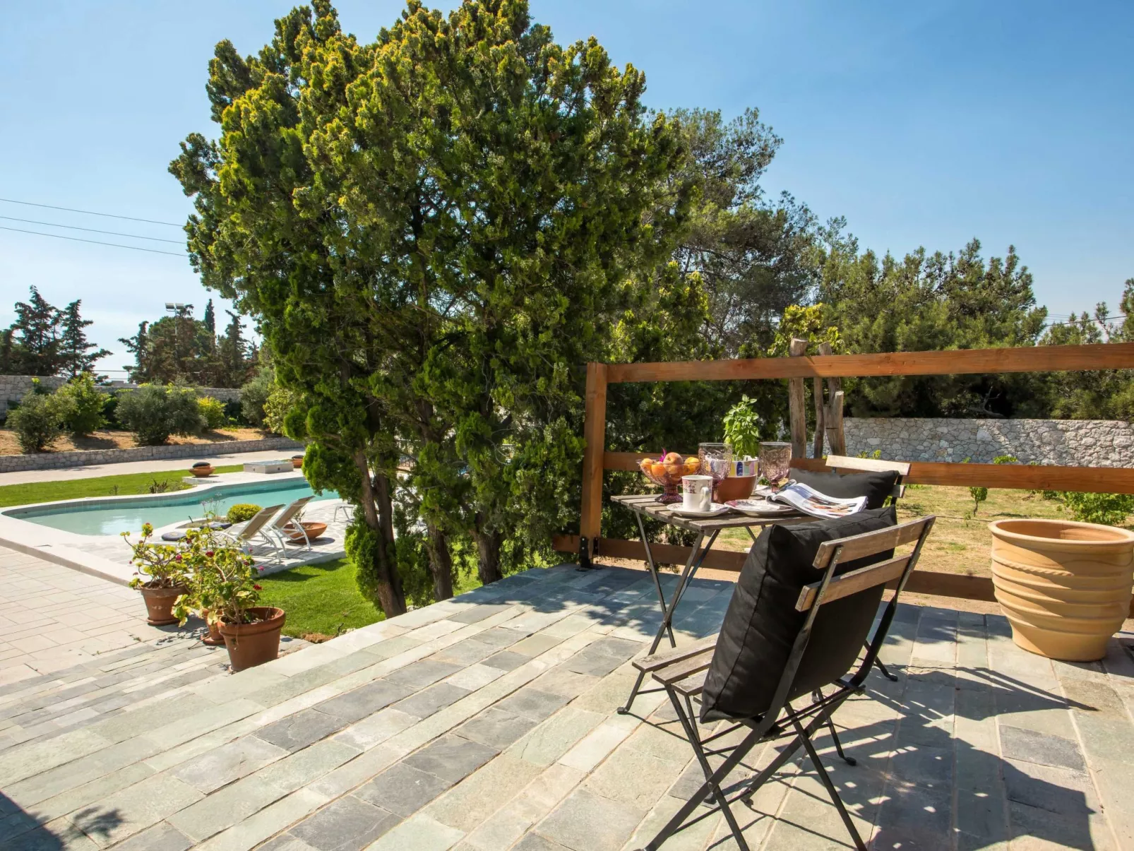 Emarmene - Dein Schicksal - Buiten