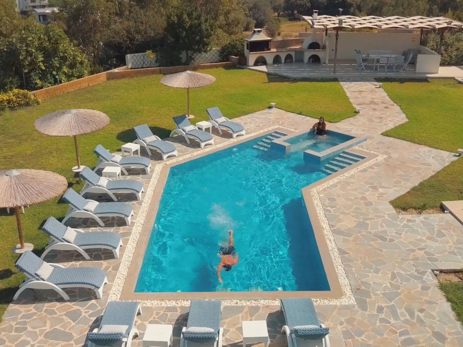 Luxuriöse, geräumige, private Villa mit sechs Schlafzimmern - Image-tags.info