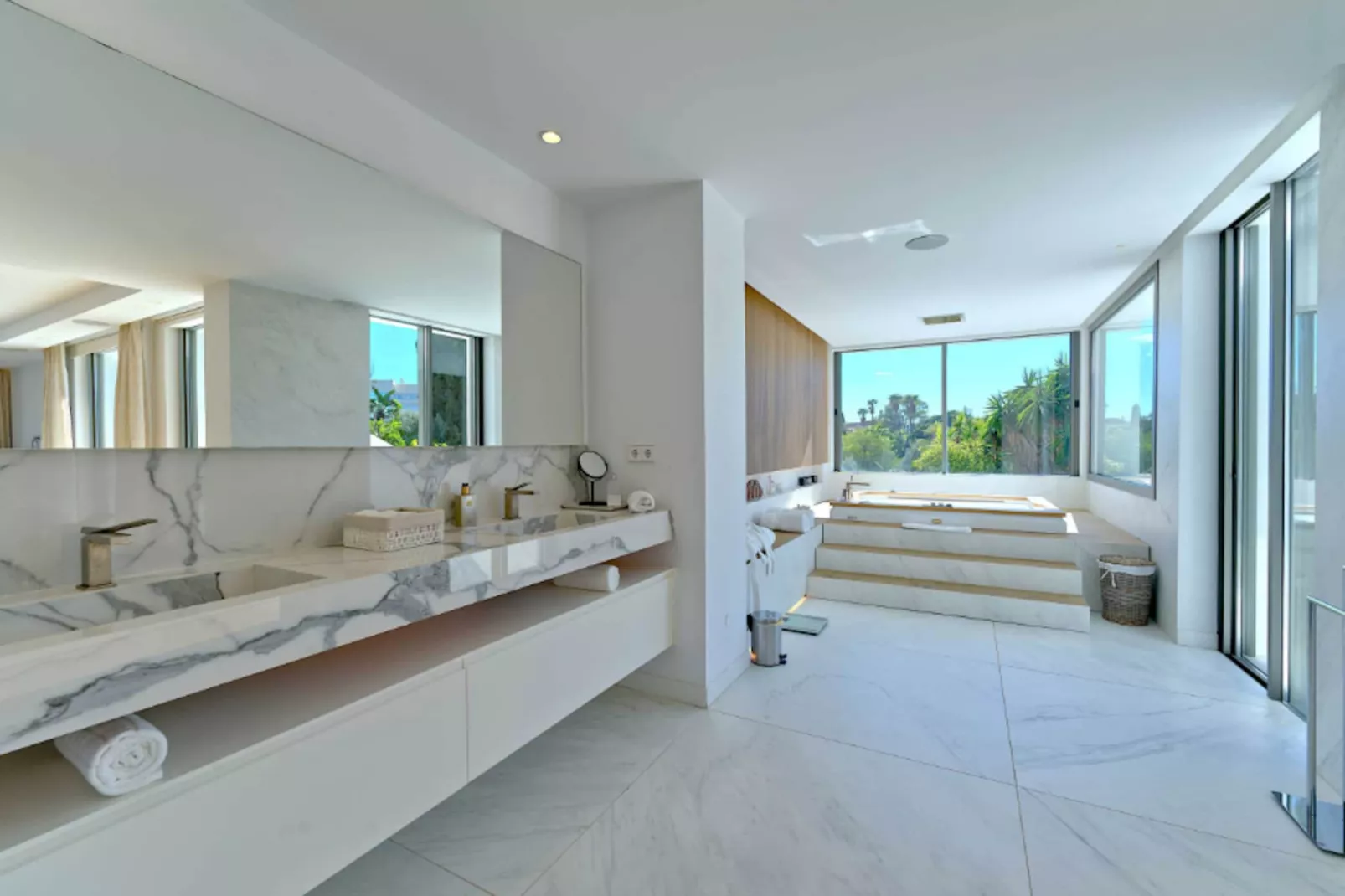 Contemporary & Very Spacious Villa Puerto Banus - Badkamer