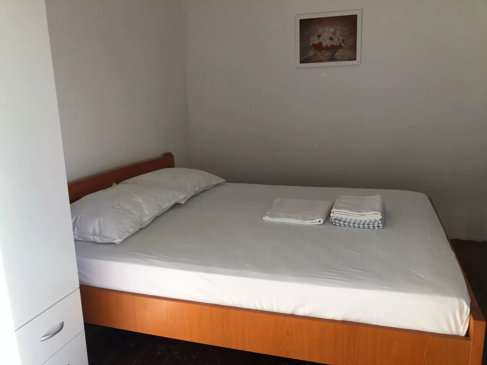 Weißes Haus Robinson mit BBQ und Terrasse - Image-tags.info