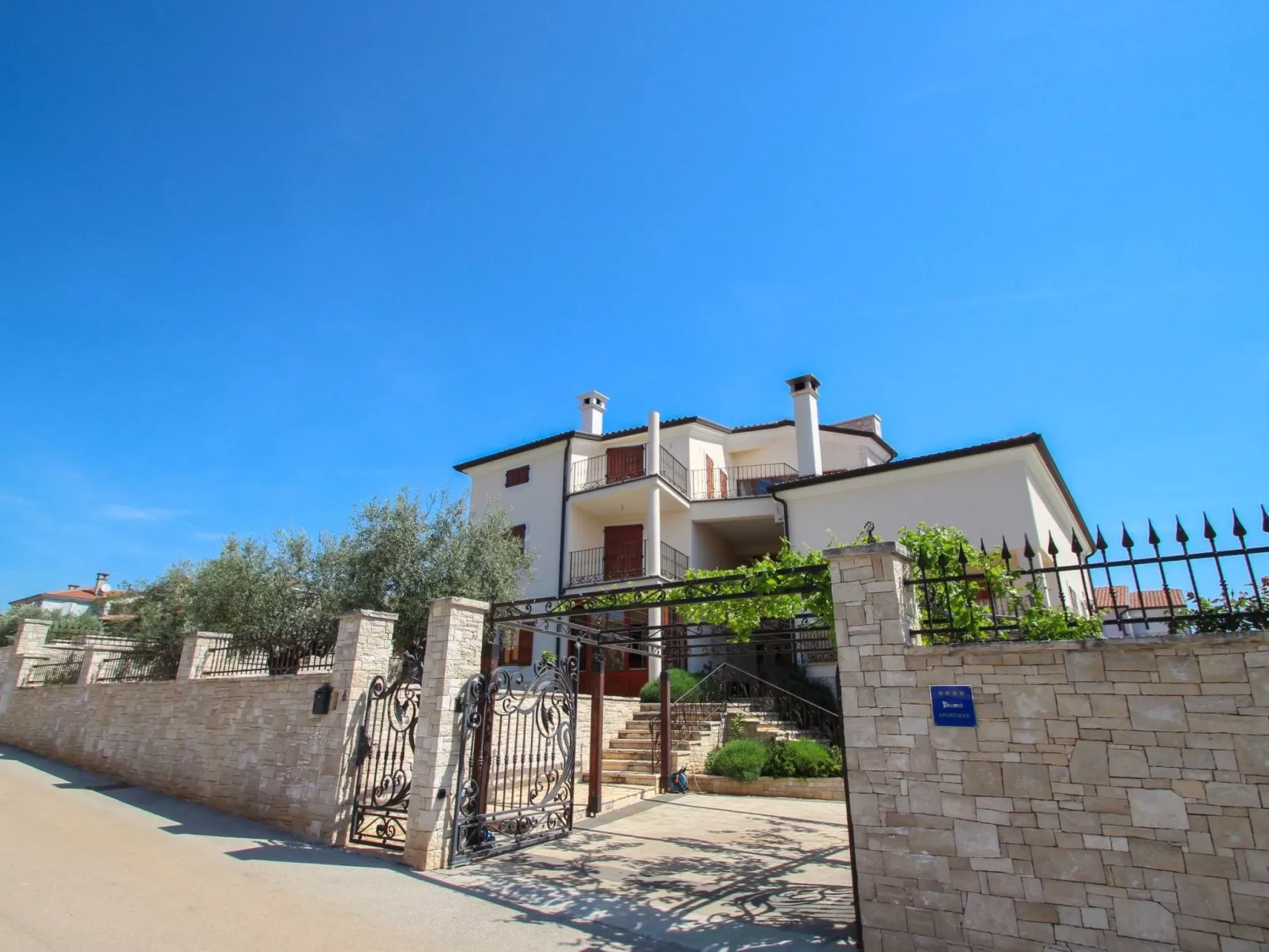 Für 4 Personen ca. 50 m&sup2; in Bužinija, Adriaküste Kroatien (Westküste von I - Buiten