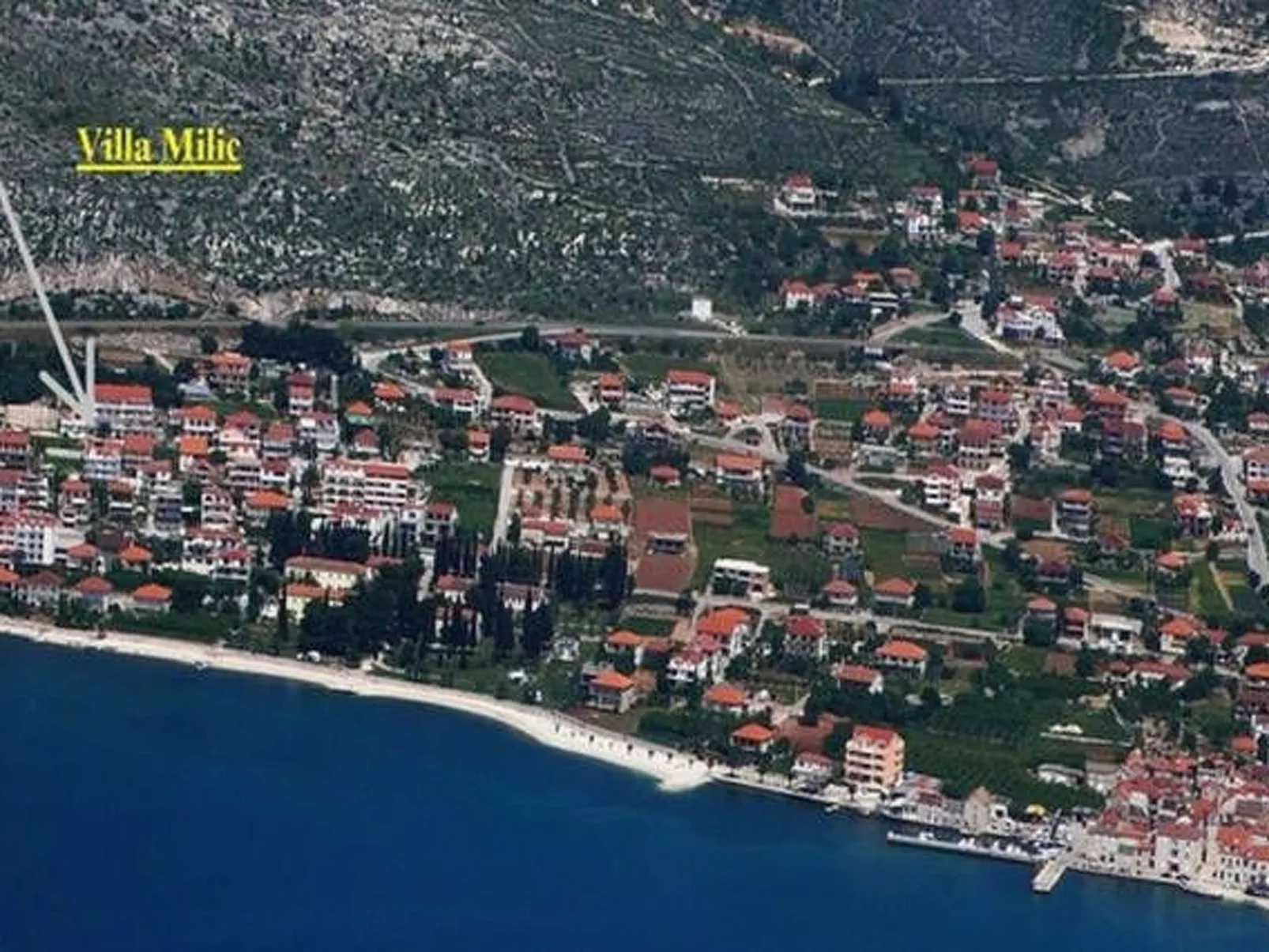 Erdgeschoss Doppelbettzimmer 25m² mit geräumiger Terrasse und Meerblick Villa M - Buiten