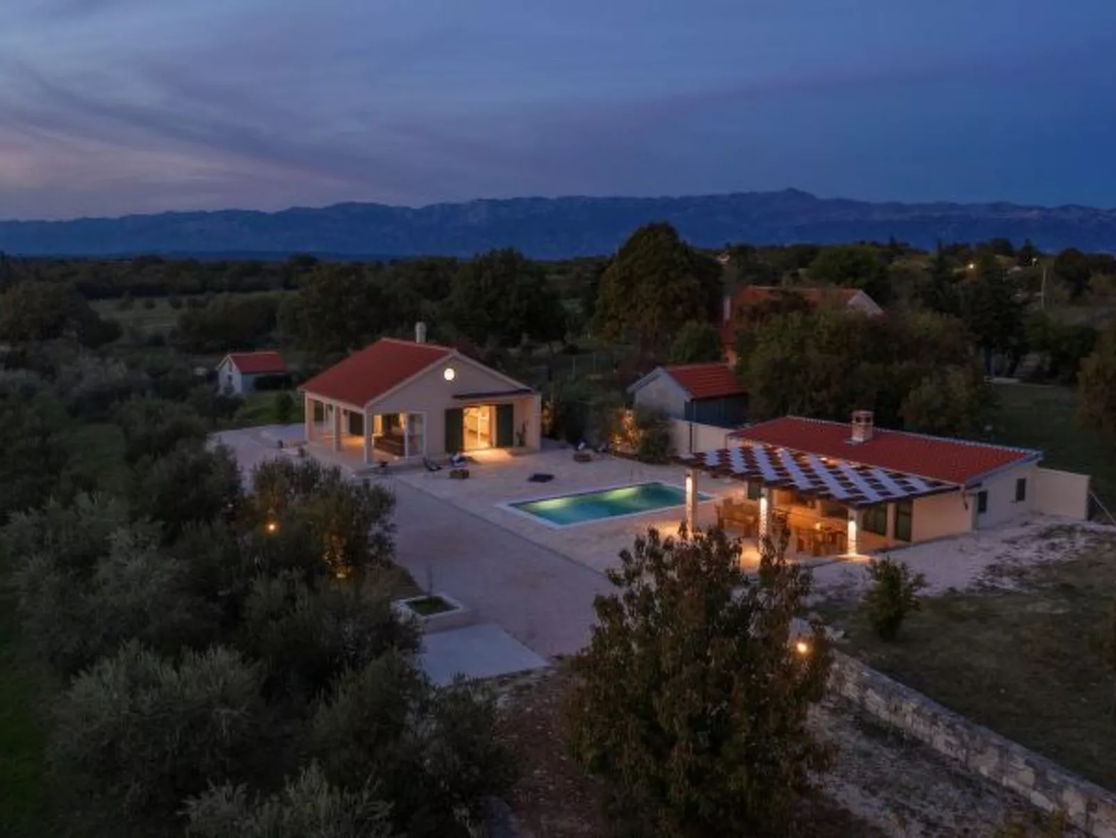 Villa Oliveto with pool - Image-tags.info