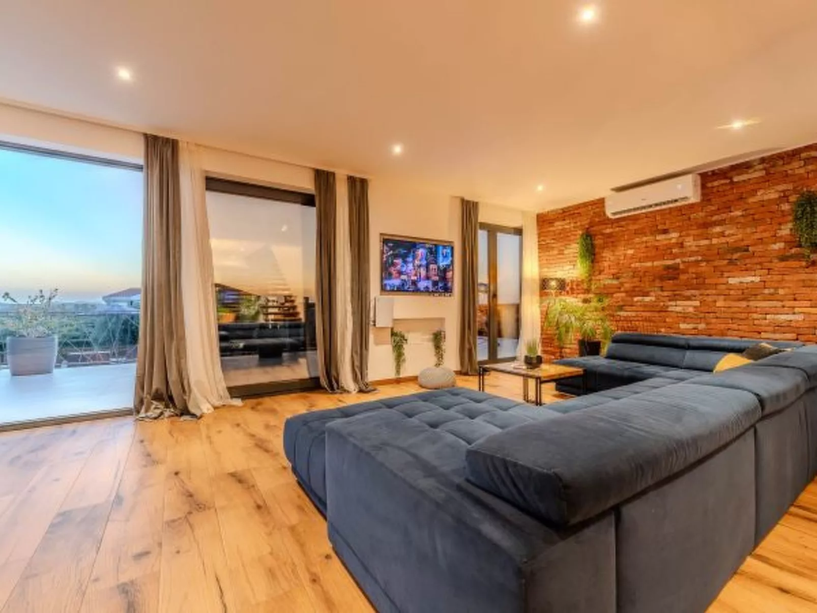 Beautiful villa Lara in Vrana with pool - Image-tags.info