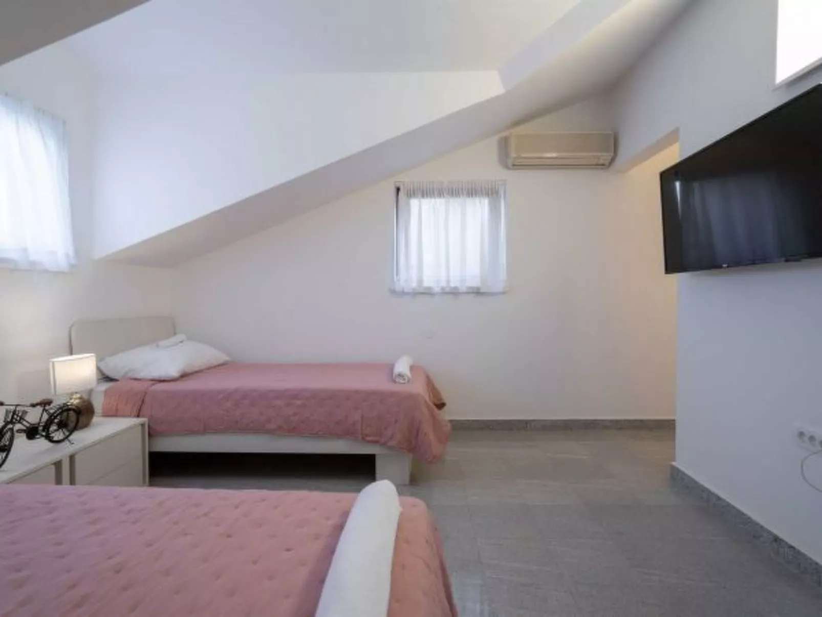 Charming Villa Rea, 8+2 with heated pool - Image-tags.info