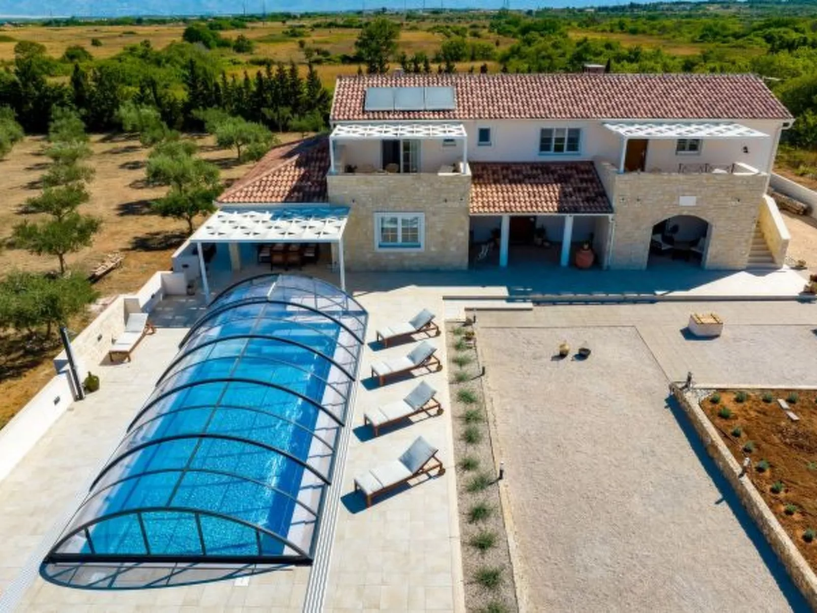 Villa Andamalu with heated pool - Image-tags.info