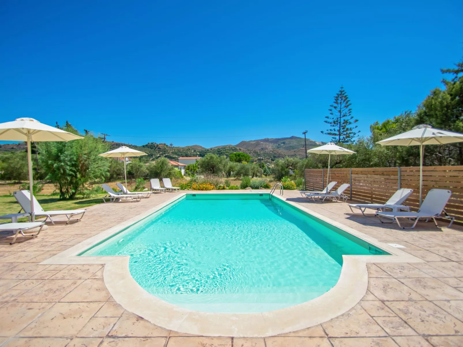 Anwesen mit Garten, Grill und Terrasse - Image-tags.info