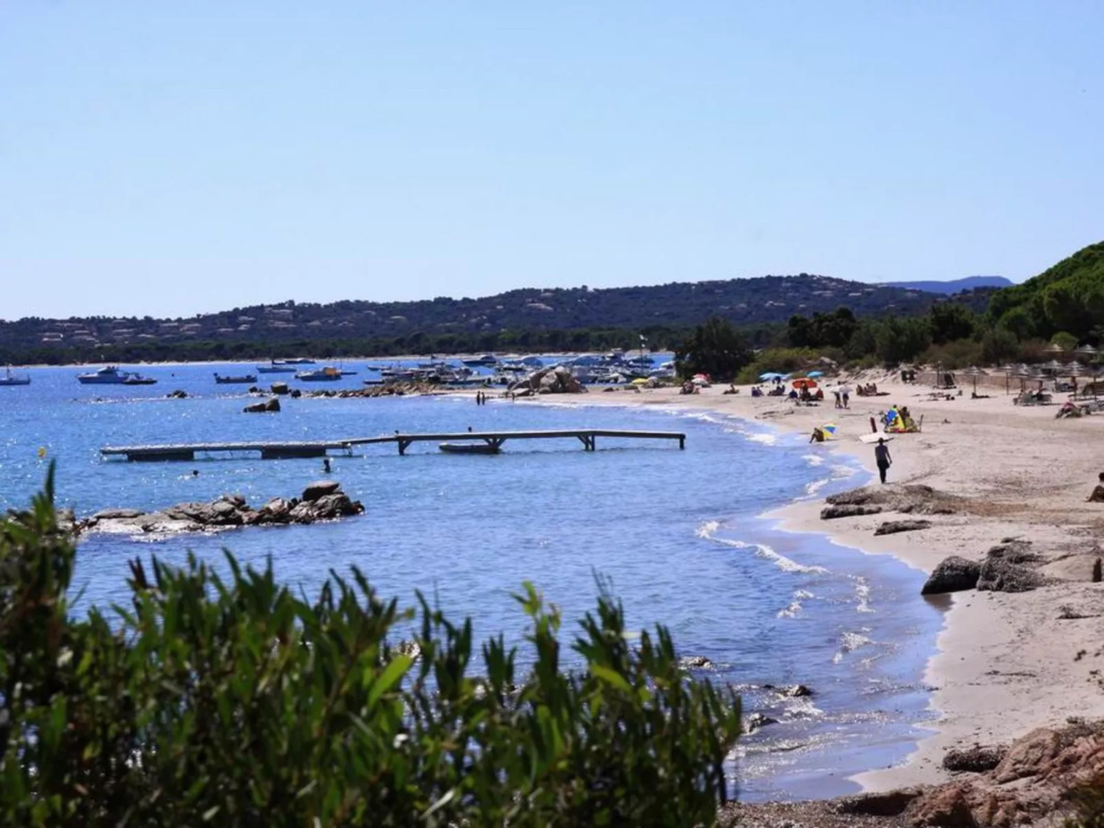 Unterkunft mit Terrasse, AC, Gemeinschaftspool - Buiten