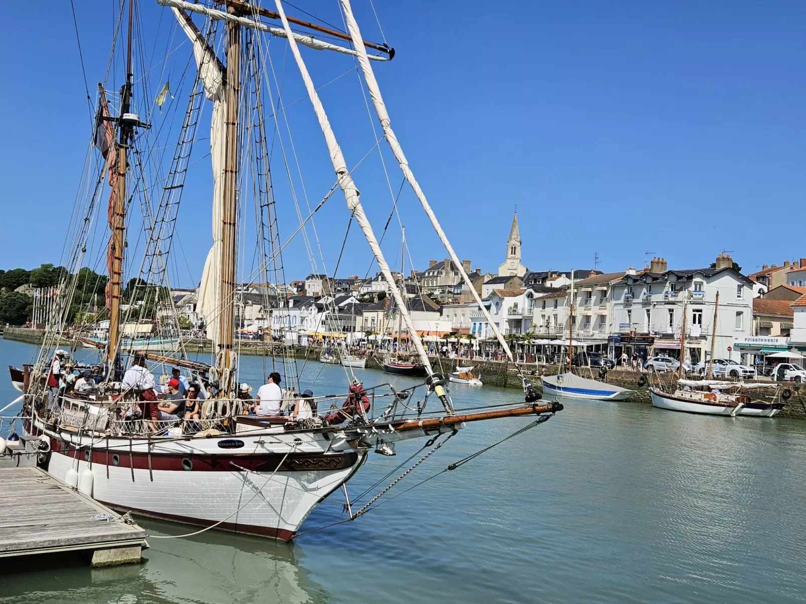 Le Vent d'Avril - Buiten