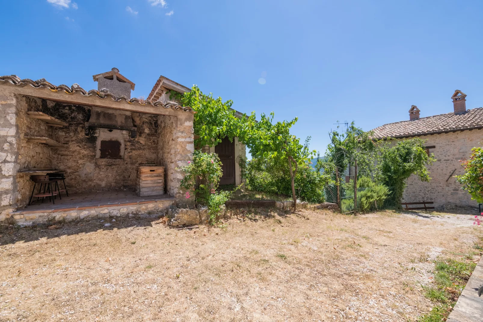 Fonni Verde Due - Tuinen zomer