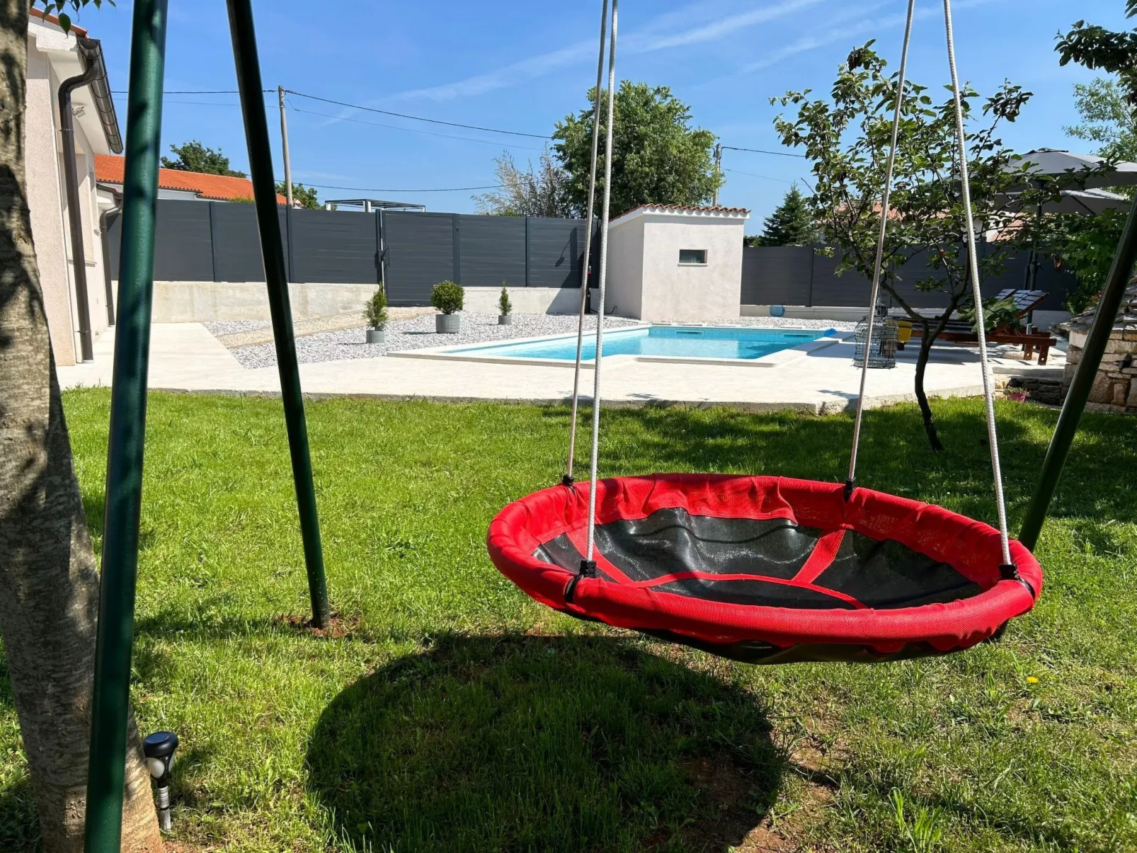 Diva mit privatem Pool - Buiten