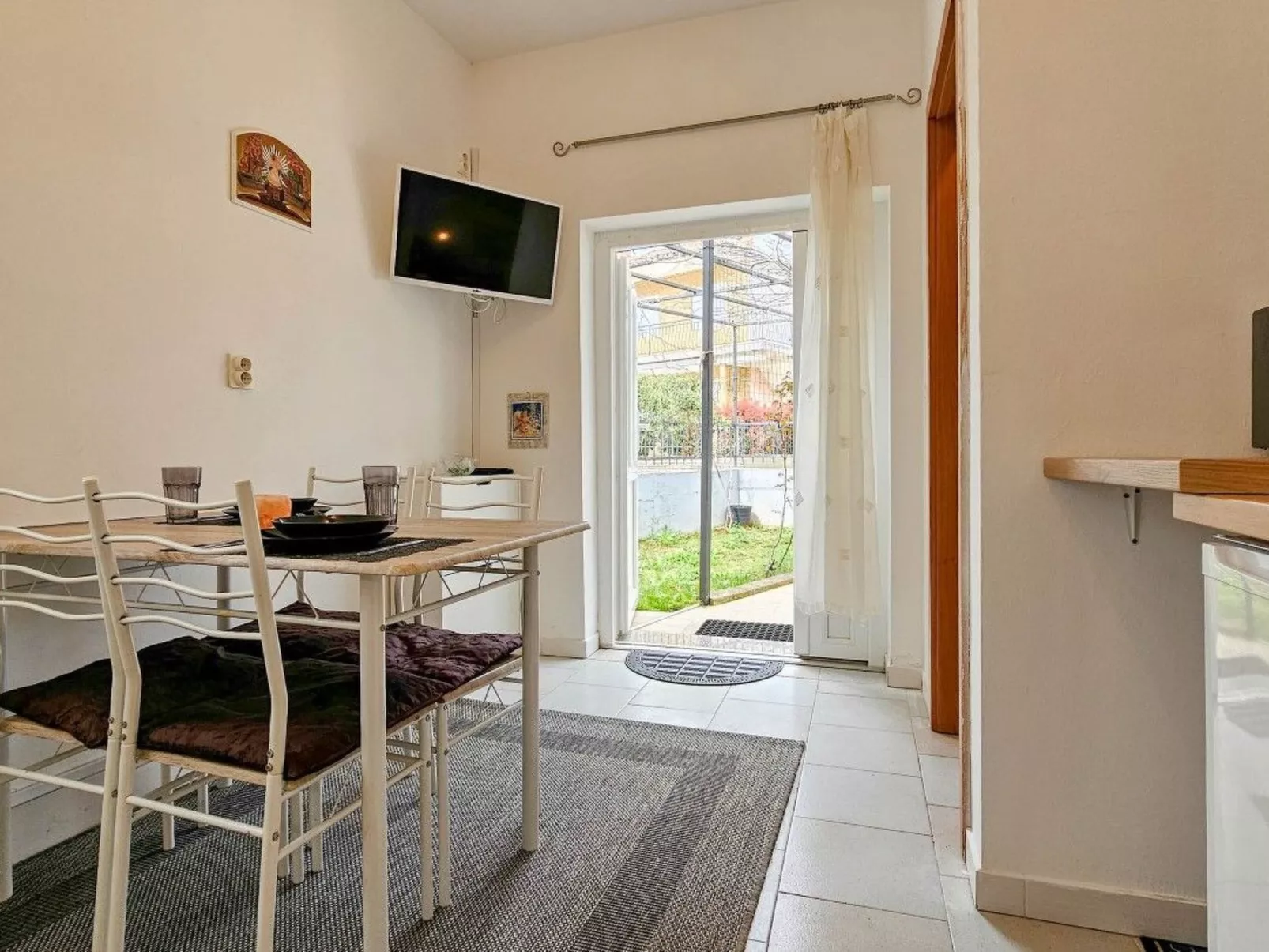 "Pintar 2" direkt am Strand - Binnen