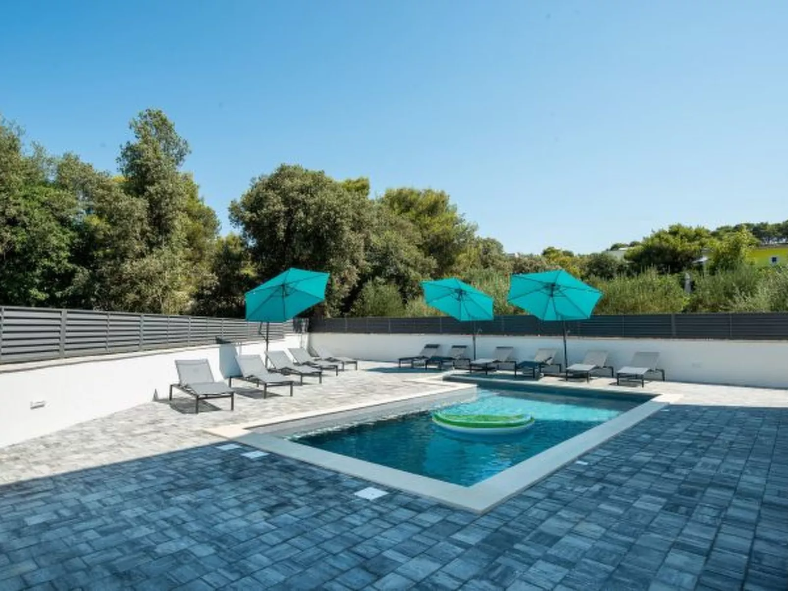 Villa Div with heated pool Apartment No.2 - Image-tags.info