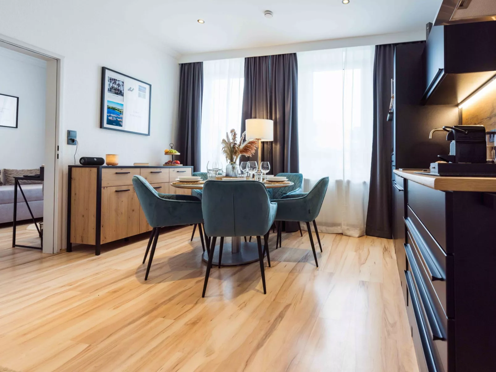 Schiller Apartment im Zentrum von Hof. Küche, Parkplatz, 250MBit Wlan - Binnen